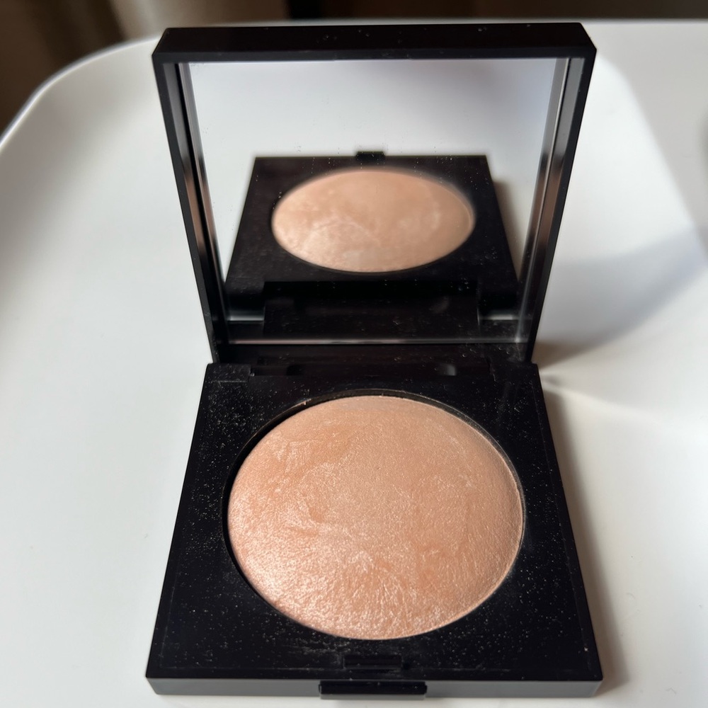 laura mercier Nude Champagne Pressed Highlighter
